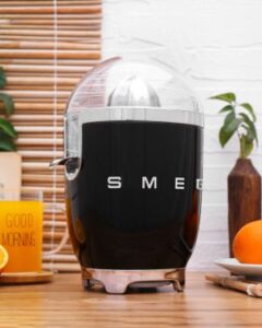 smeg-citrus-juice-cjf01-2